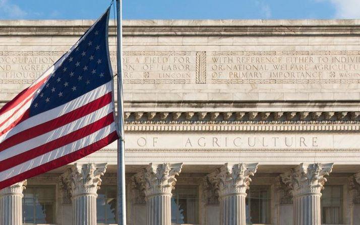 Front of USDA Bldg with US Flag