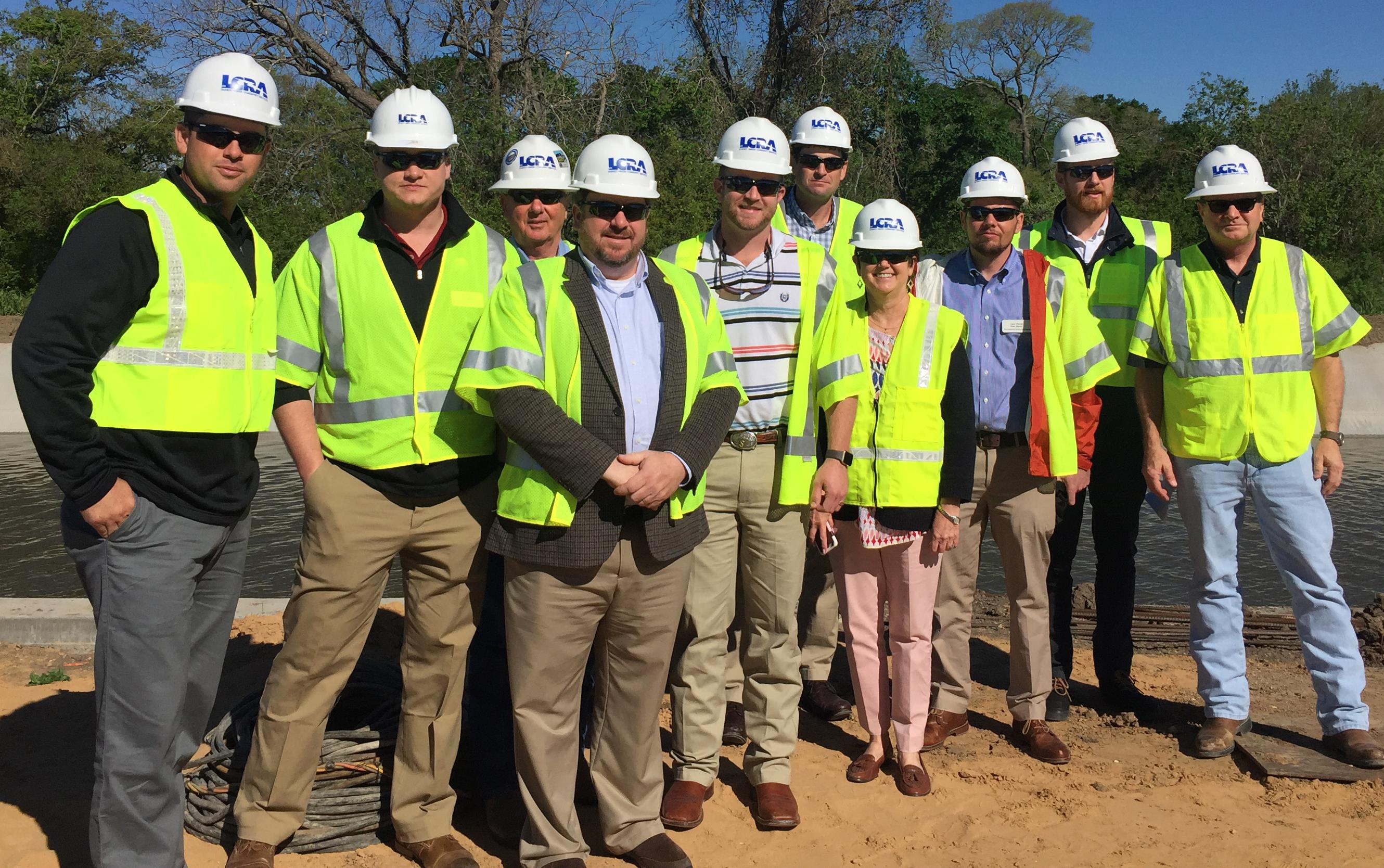 2018 Leadership Class tours Arbuckle Reservoir in Texas